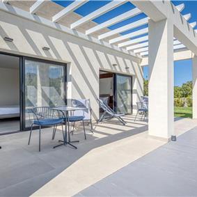 5 bedroom luxury seaside villa with indoor & outdoor pool, near Acharavi, sleeps 10